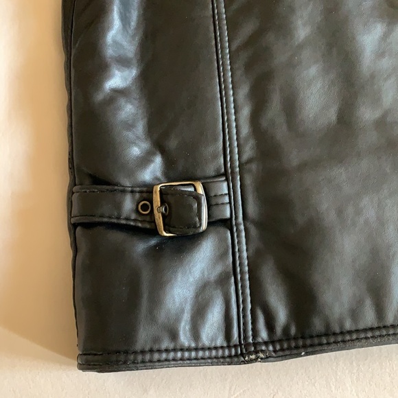 Black leather jacket made in Italy, / like new, worn twice, too large for me - Picture 5 of 5